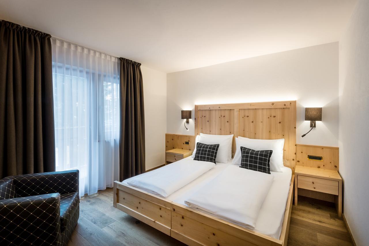 Hotel Des Alpes La Villa  Esterno foto