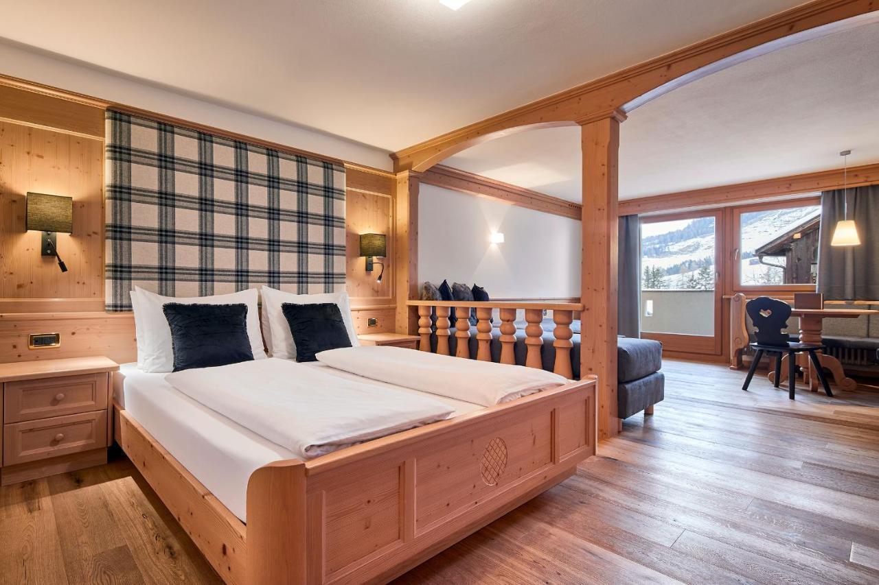 Hotel Des Alpes La Villa  Esterno foto
